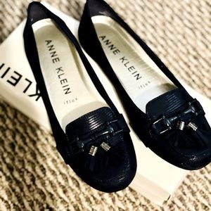 Anne Klein slip on flats